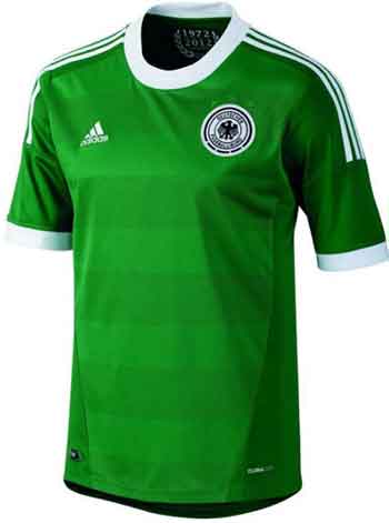 Das DFB Trikot 2012 in grün für die Auswärtsspiele